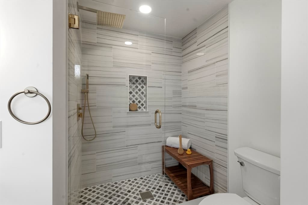 Condominium at 86 Harry Kemp Way # B, Provincetown MA 02657, Provincetown, photo 34 of 41