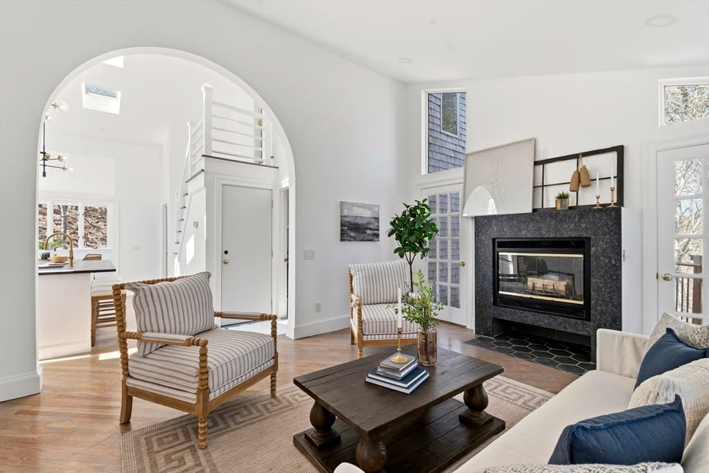 Condominium at 86 Harry Kemp Way # B, Provincetown MA 02657, Provincetown, photo 14 of 41