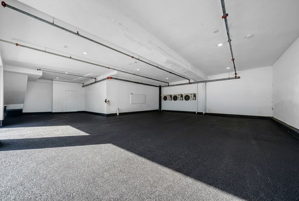 Condominium at 133 Boardman St, Boston MA 02128, Boston, photo 18 of 19