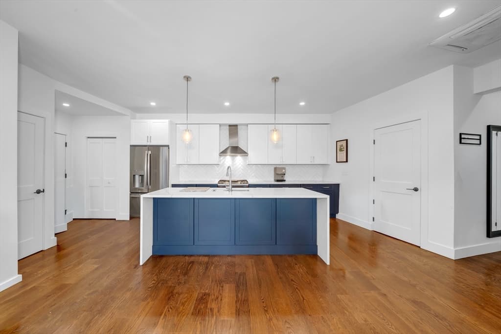 Condominium at 133 Boardman St, Boston MA 02128, Boston, photo 4 of 19