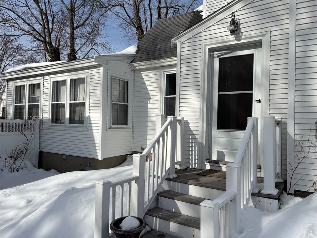 883 Moraine St, Marshfield MA 02050