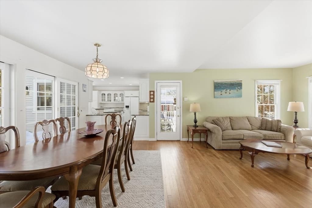 Single Family Residence at 32 Niagara Lane, Yarmouth MA 02673, photo 3 of 40
