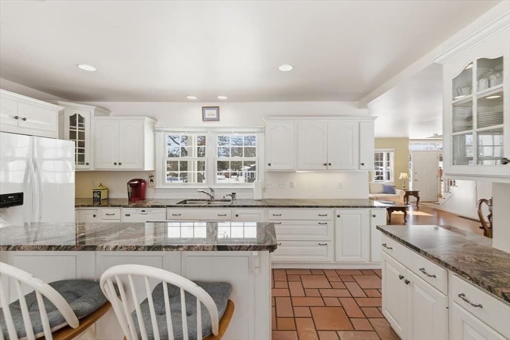 Single Family Residence at 32 Niagara Lane, Yarmouth MA 02673, photo 15 of 40