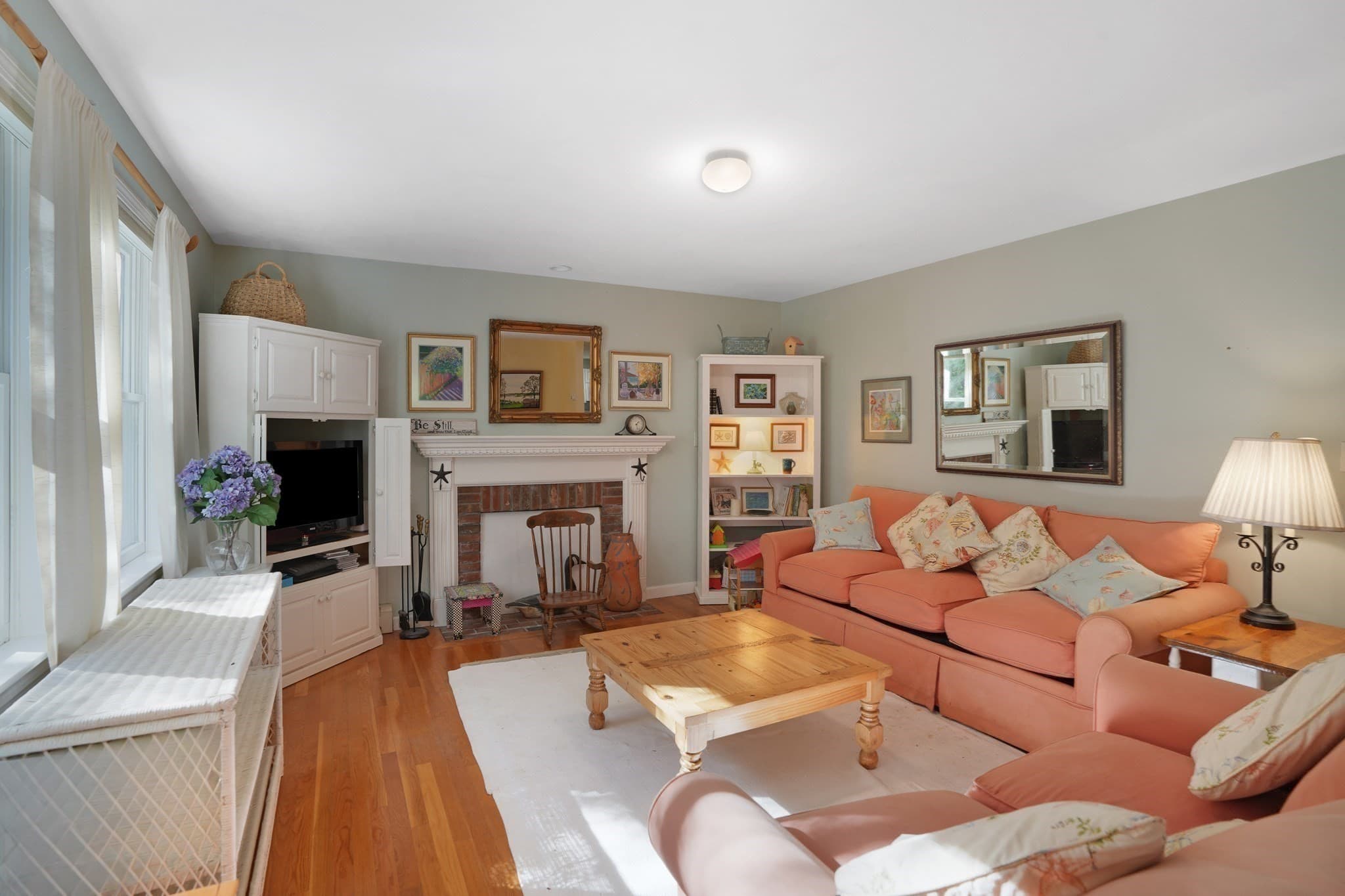 Single Family Residence at 22 Old Lighthouse Road, Tisbury MA 02568, photo 10 of 30