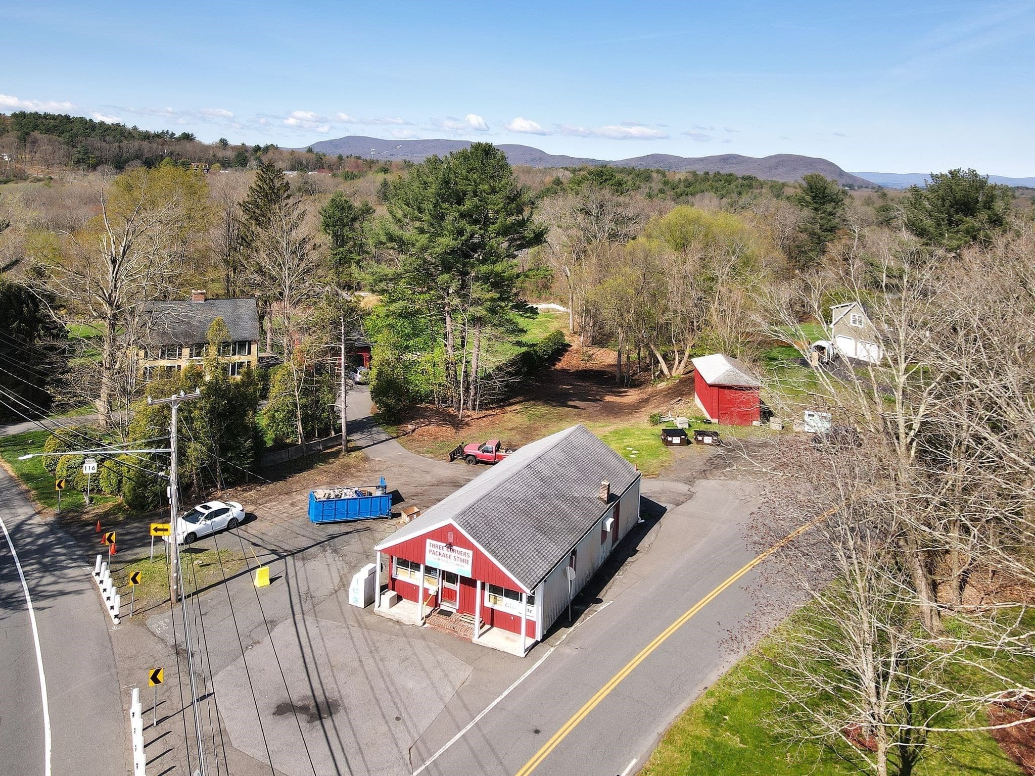 460 Amherst Rd, South Hadley MA 01075