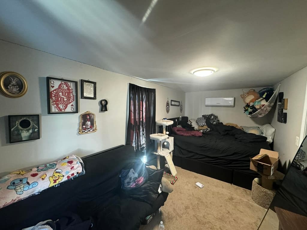 Single Family Residence at 511 Bank St, Fall River MA 02720, photo 10 of 11