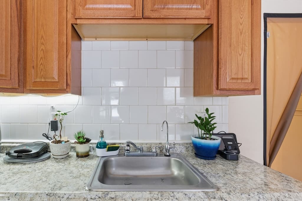 3 Family - 3 Units Up/Down at 23 Lawrence Ave, Boston MA 02121, Boston, photo 6 of 25