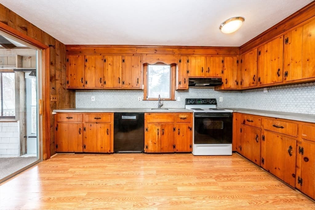 Single Family Residence at 13 Rogers Rd, Harwich MA 02645, Harwich, photo 9 of 23