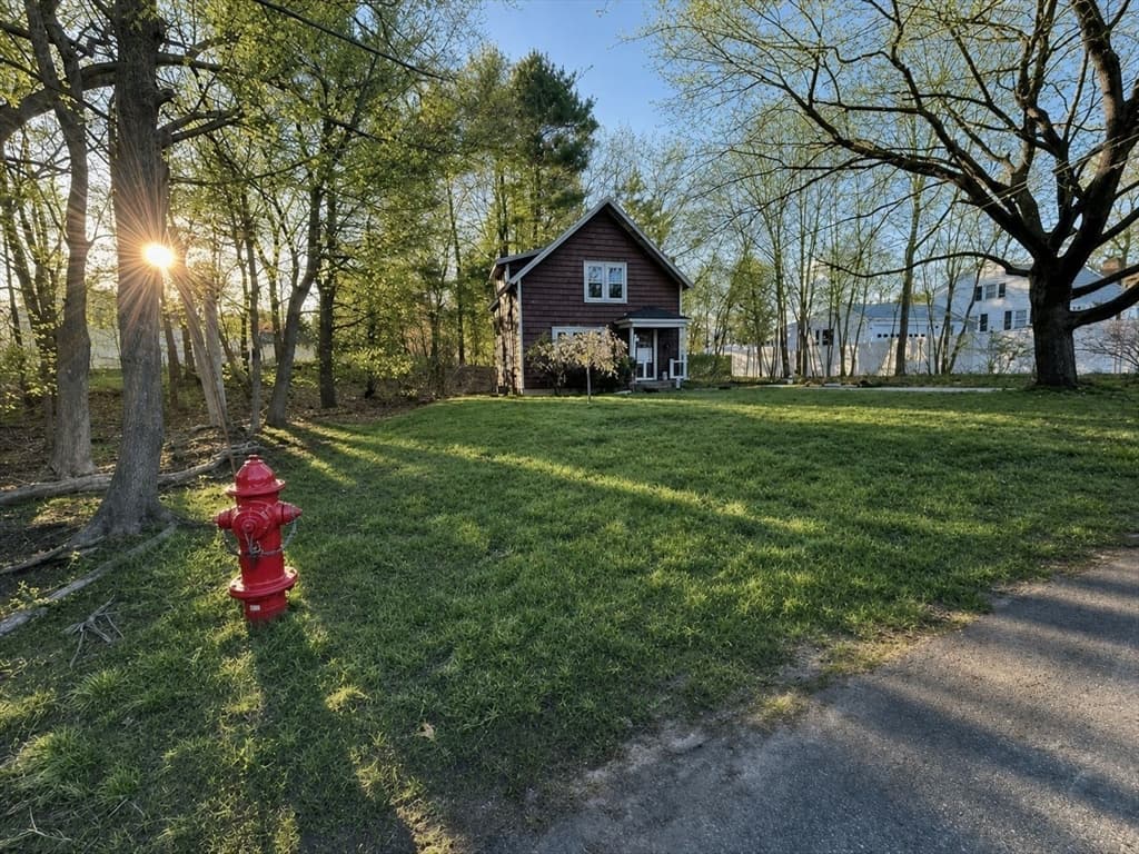 14 Leonard Ln, Holbrook MA 02343