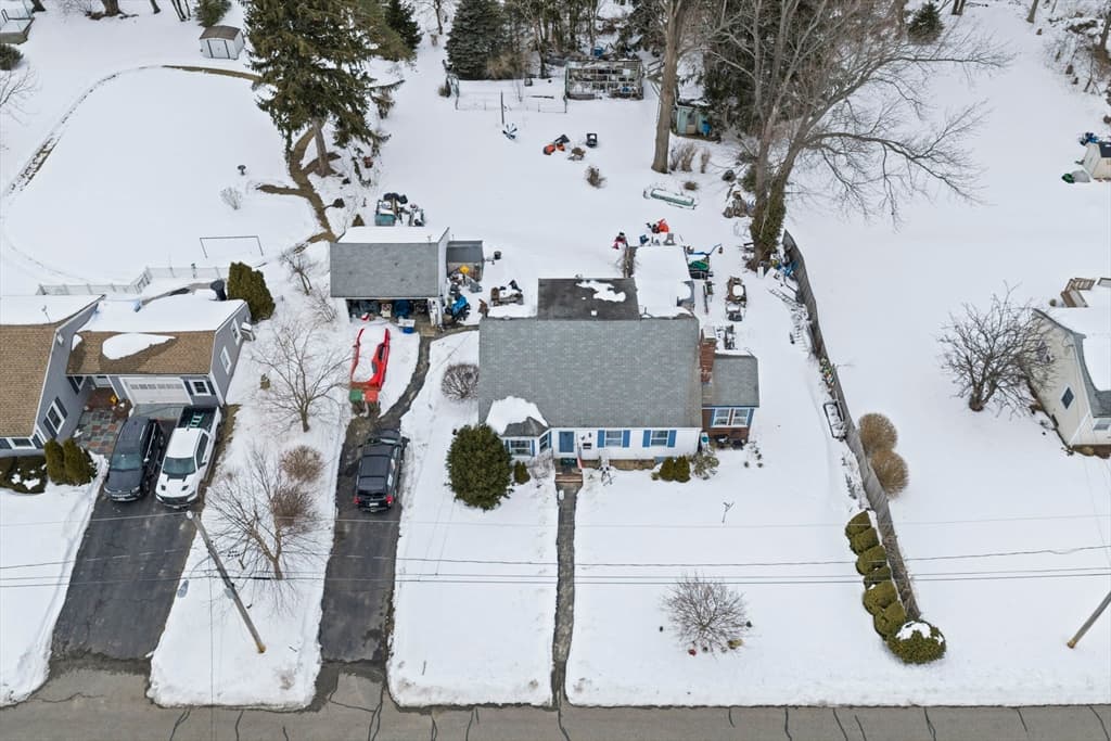 Single Family Residence at 14 Russell Ave, Plymouth MA 02360, Plymouth, photo 5 of 19