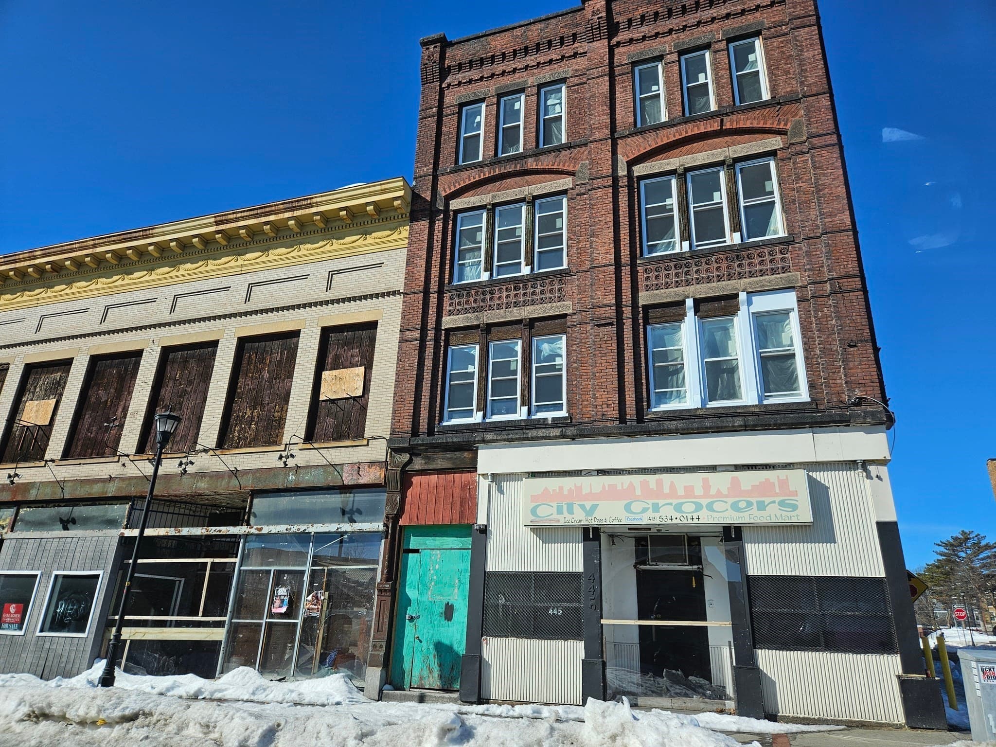 445-447 High St, Holyoke MA 01040