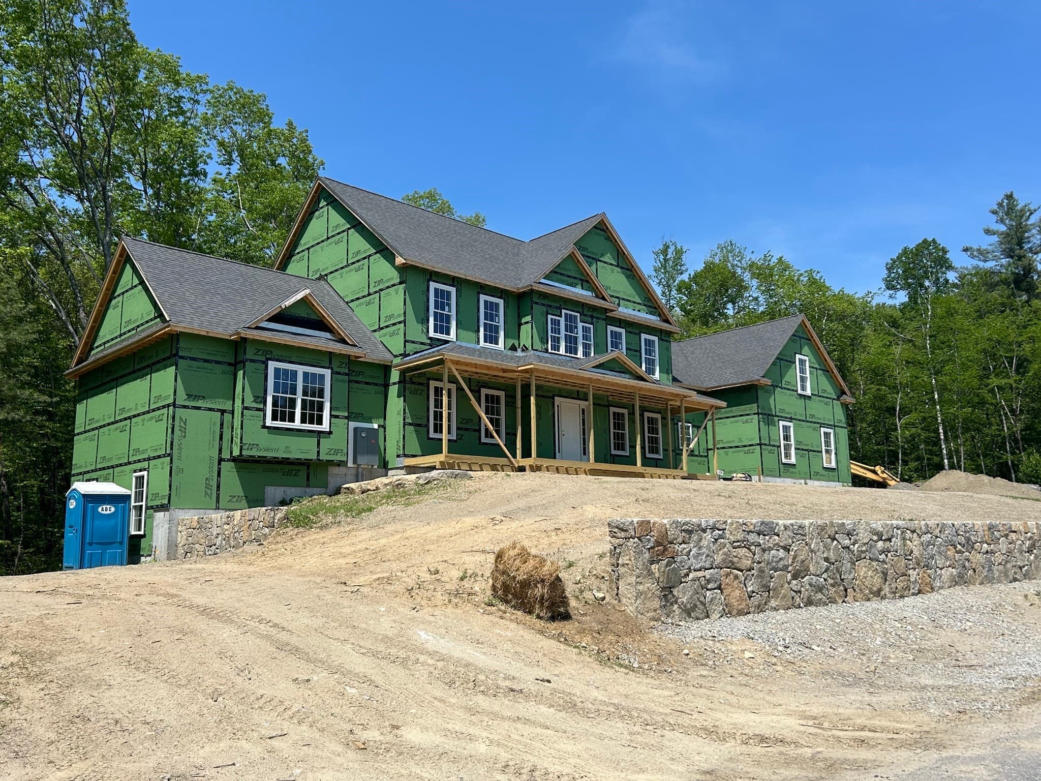 90 Windstone Dr, Northbridge MA 01534