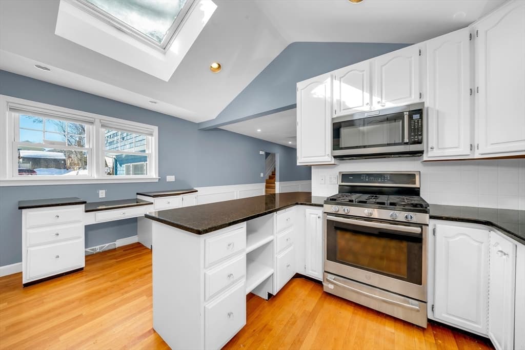 Single Family Residence at 6 Smith Ln # 6, Manchester MA 01944, Manchester, photo 7 of 38