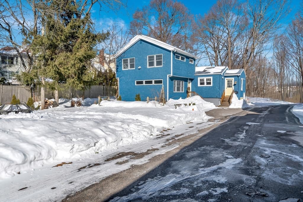 Single Family Residence at 6 Smith Ln # 6, Manchester MA 01944, Manchester, photo 4 of 38