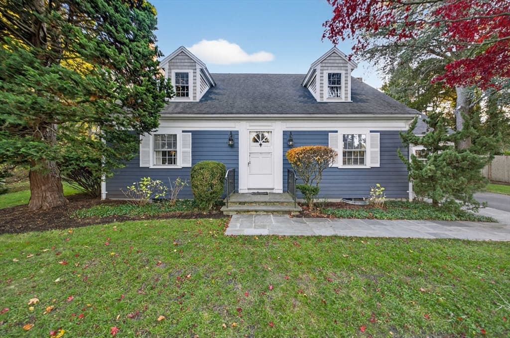 79 Bayberry Ln, Barnstable MA 02630