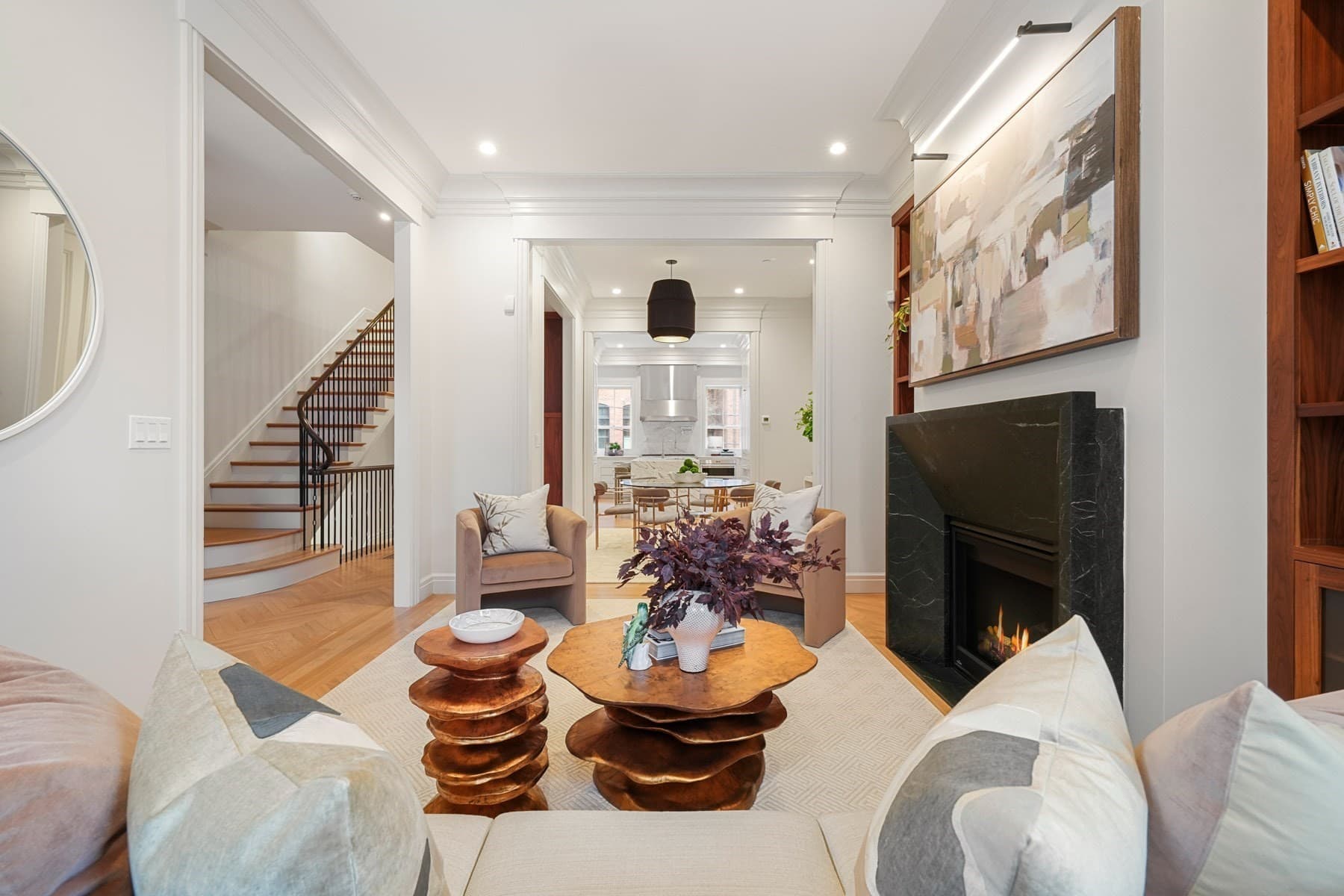 Single Family Residence at 352 Marlborough St, Boston MA 02115, photo 2 of 15