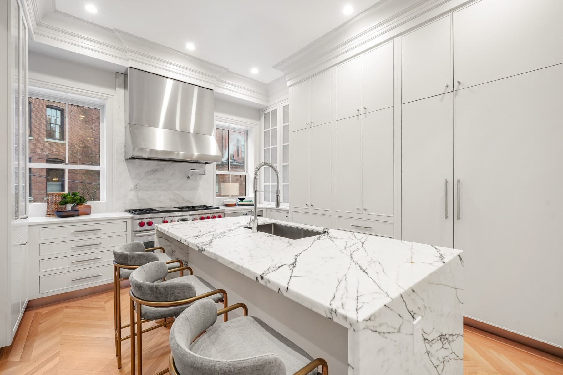 Single Family Residence at 352 Marlborough St, Boston MA 02115, photo 3 of 15