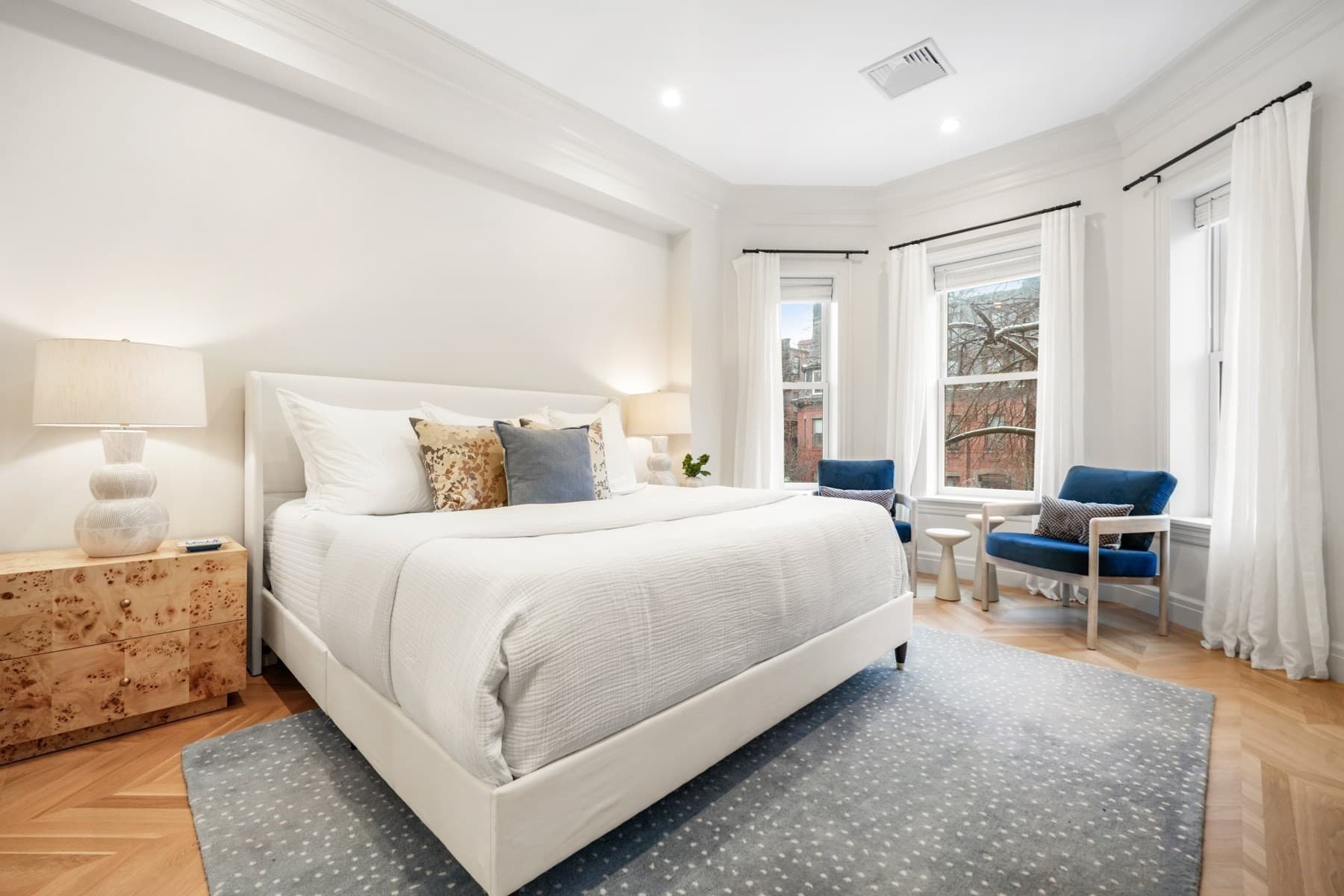 Single Family Residence at 352 Marlborough St, Boston MA 02115, photo 10 of 15