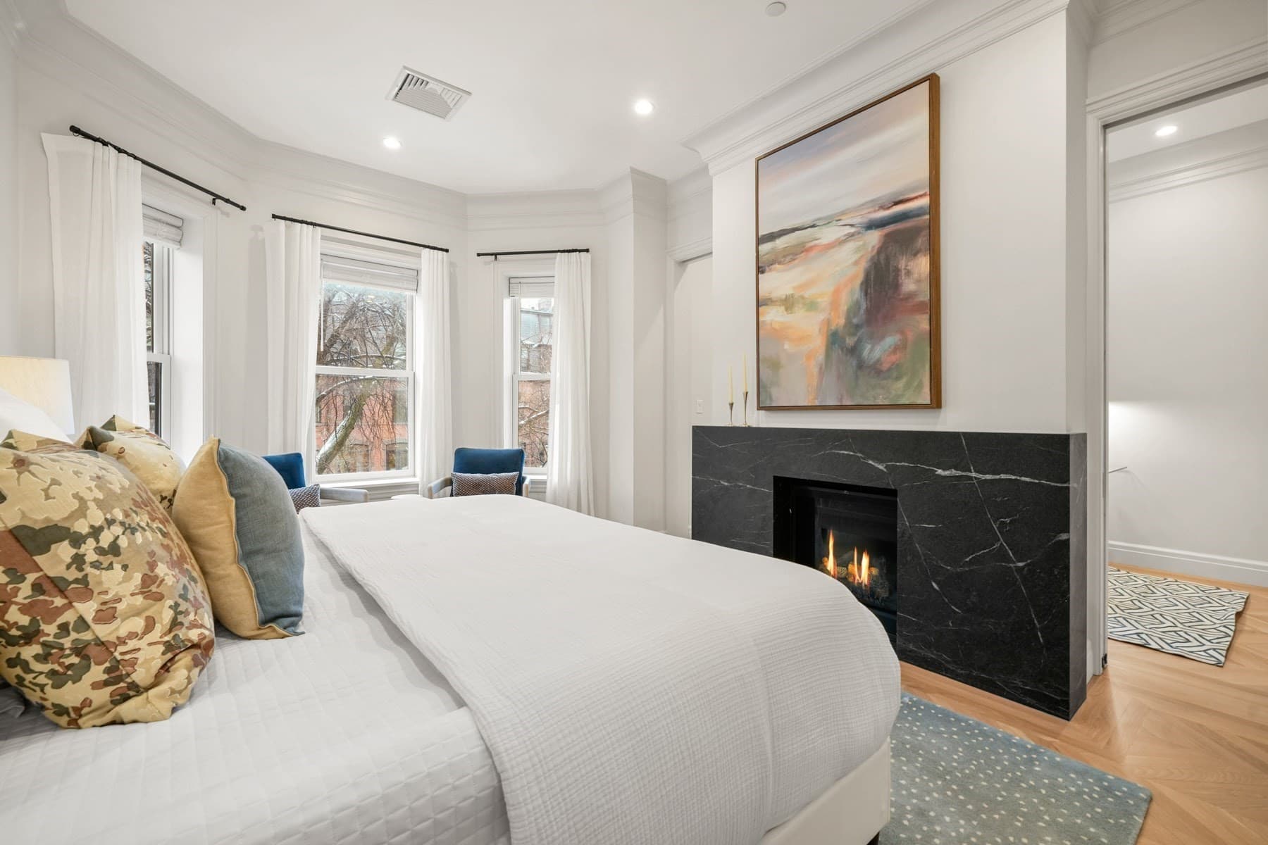 Single Family Residence at 352 Marlborough St, Boston MA 02115, photo 11 of 15