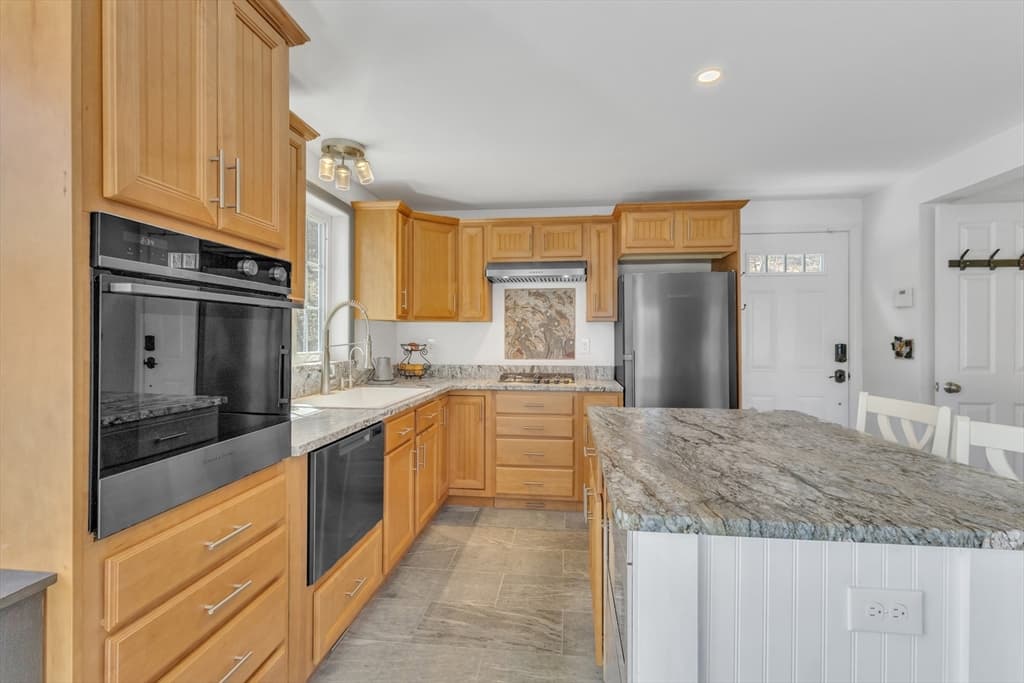 Single Family Residence at 864 South Rd, Ashby MA 01431, Ashby, photo 8 of 32