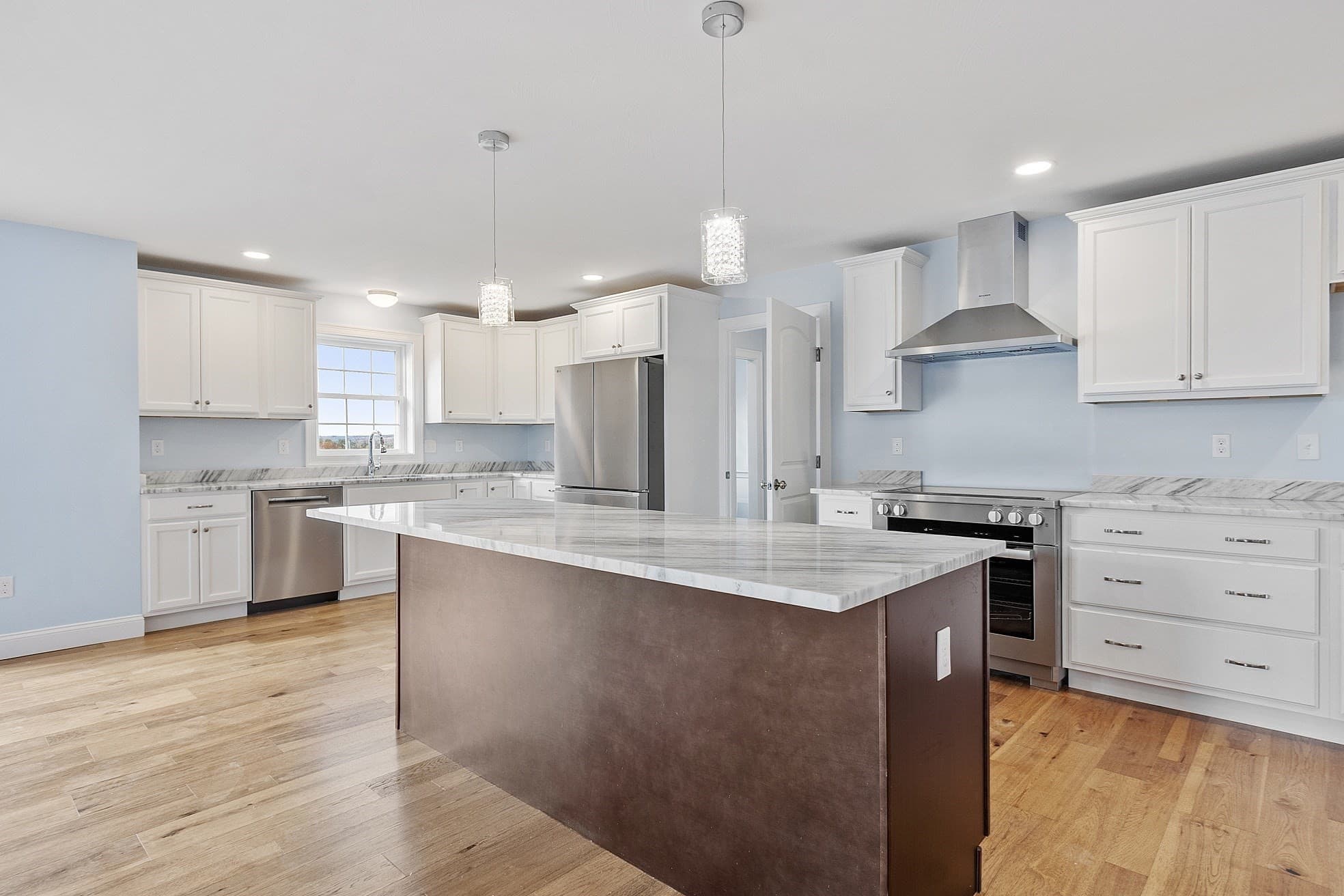 Single Family Residence at 186 Justice Hill Rd, Sterling MA 01564, Sterling, photo 2 of 30