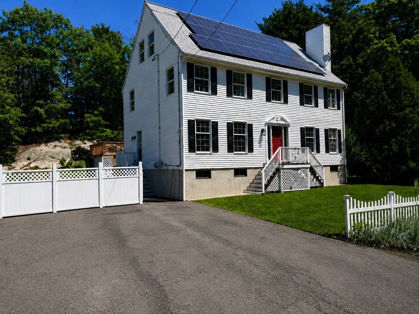 159 Pine St, Manchester MA 01944