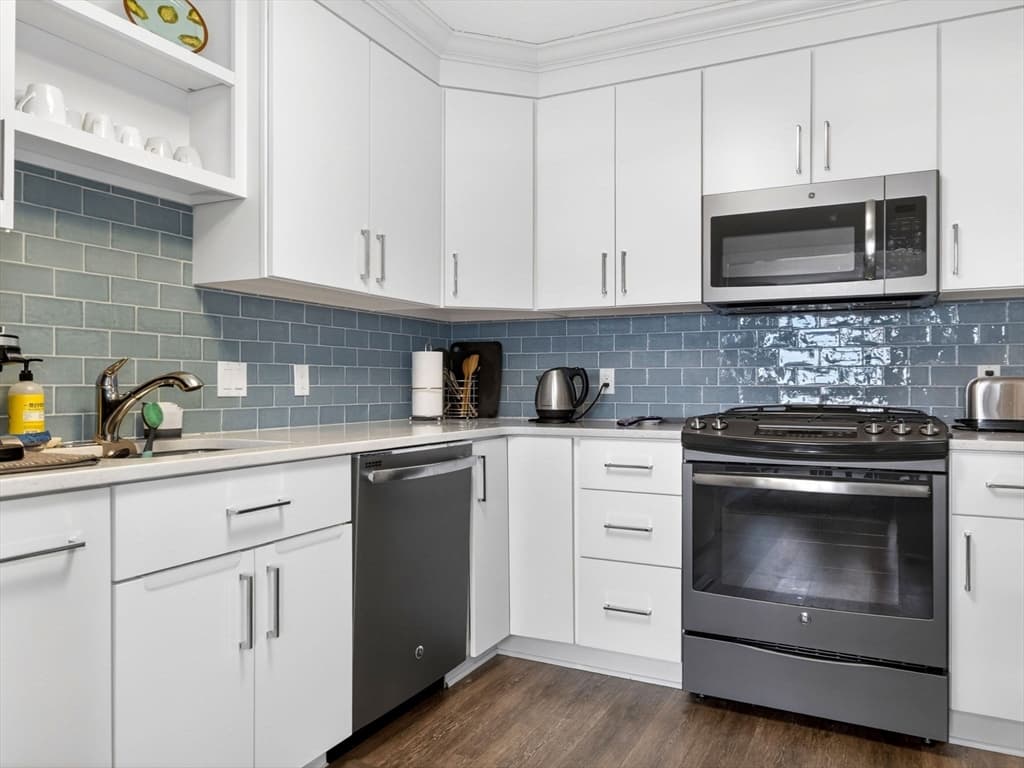Condominium at 280 Boylston St # 713, Newton MA 02467, Newton, photo 7 of 22