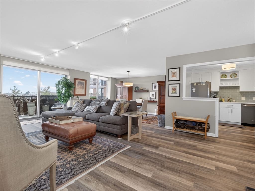 Condominium at 280 Boylston St # 713, Newton MA 02467, Newton, photo 4 of 22