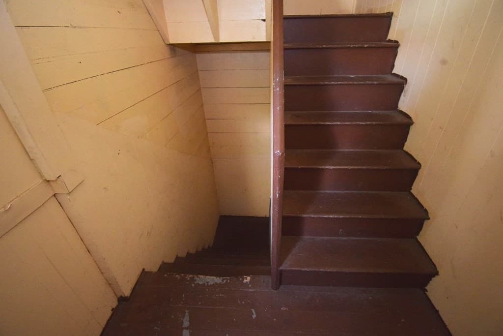 3 Family at 6 Pelham Street, Worcester MA 01609, photo 16 of 28