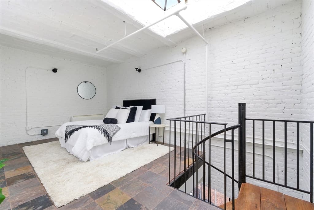 Condominium at 121-123 Beach St # 803, Boston MA 02111, photo 17 of 30