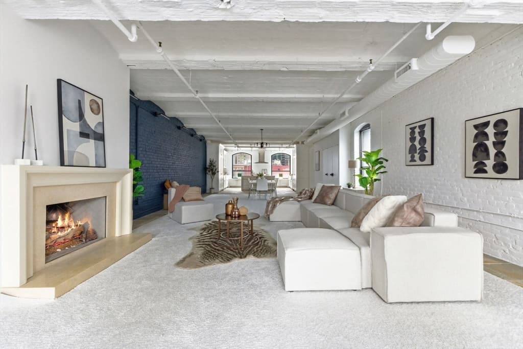 Condominium at 121-123 Beach St # 803, Boston MA 02111, photo 7 of 30