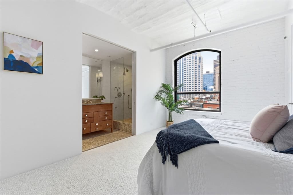 Condominium at 121-123 Beach St # 803, Boston MA 02111, photo 19 of 30
