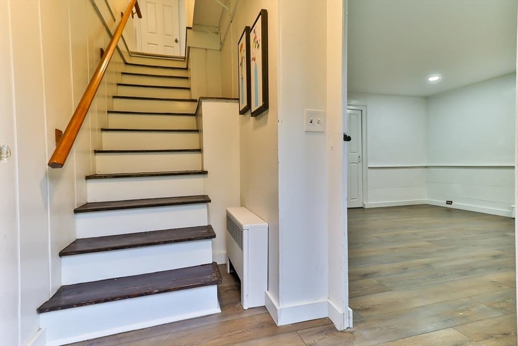 Single Family Residence at 194 Main St, Dennis MA 02638, photo 12 of 20