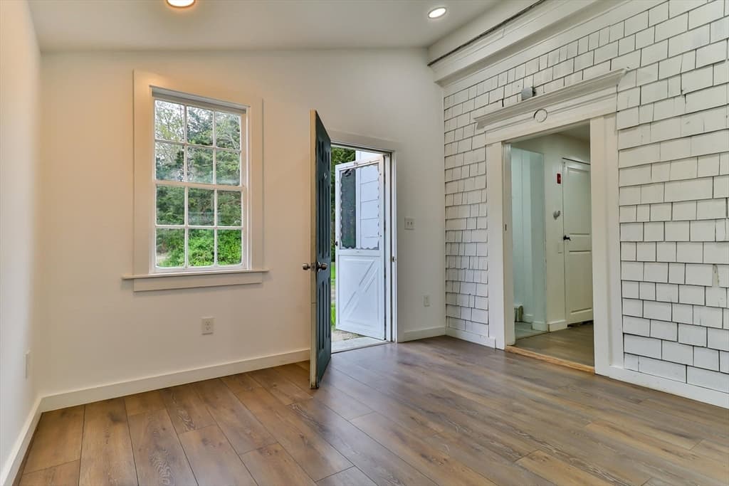 Single Family Residence at 194 Main St, Dennis MA 02638, photo 11 of 20