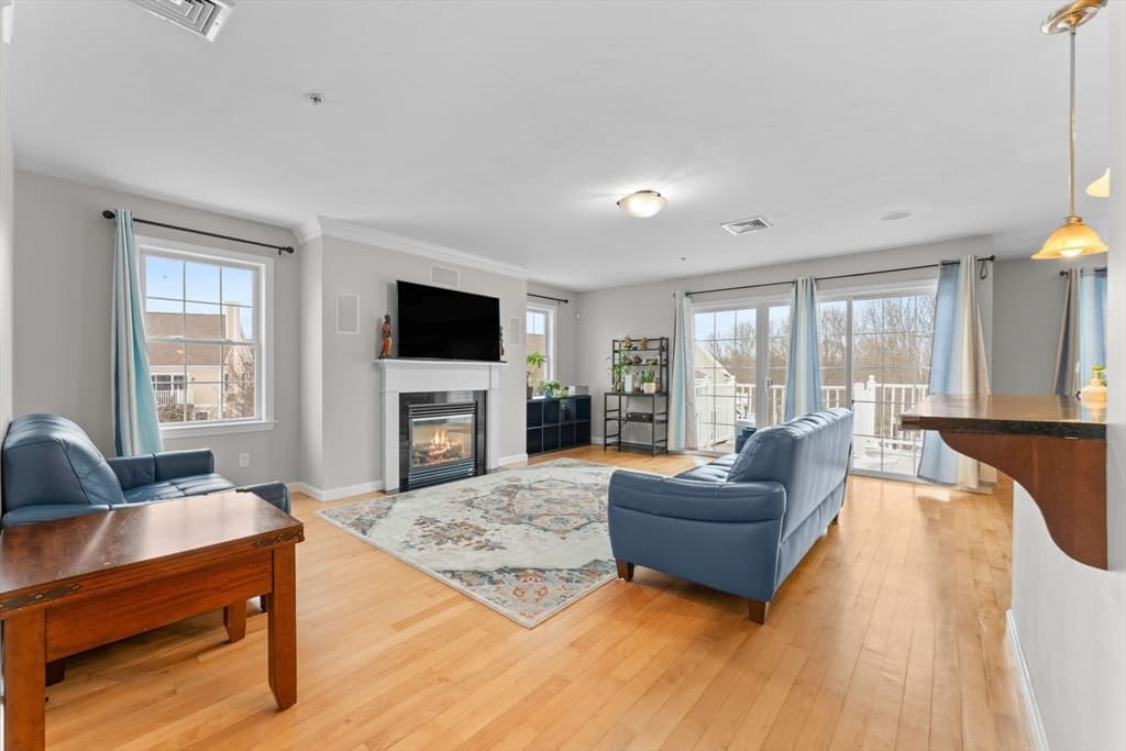 717 Hampton Way # 717, Abington MA 02351