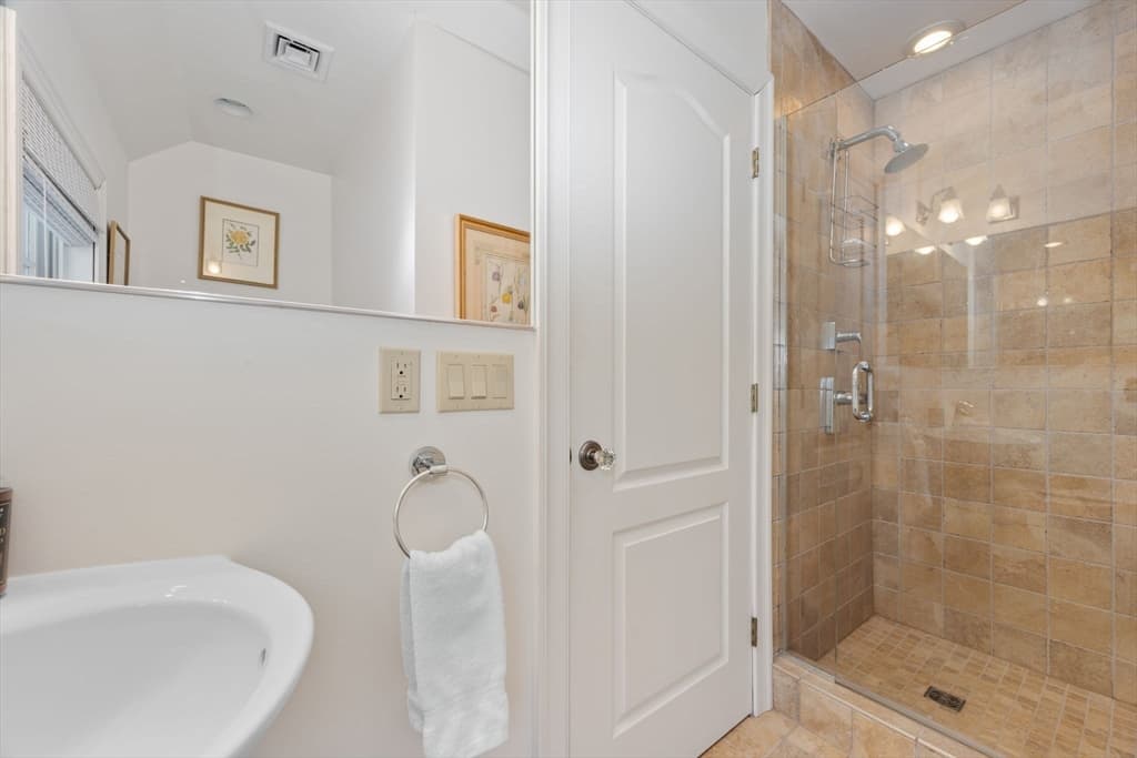 Single Family Residence at 6 Eveningstar Drive, Amherst MA 01002, Amherst, photo 24 of 42