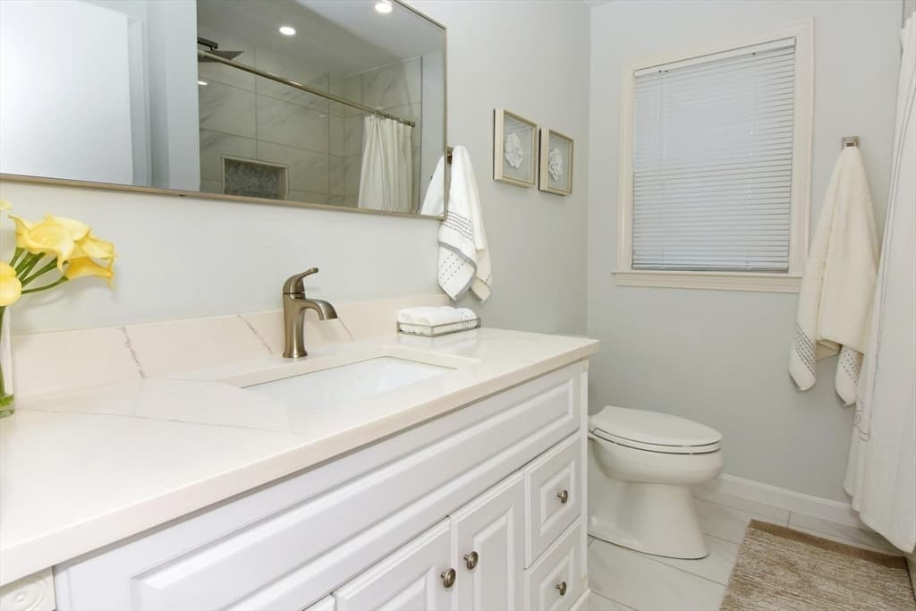 Single Family Residence at 7 Erhardt Ter, Methuen MA 01844, Methuen, photo 6 of 24