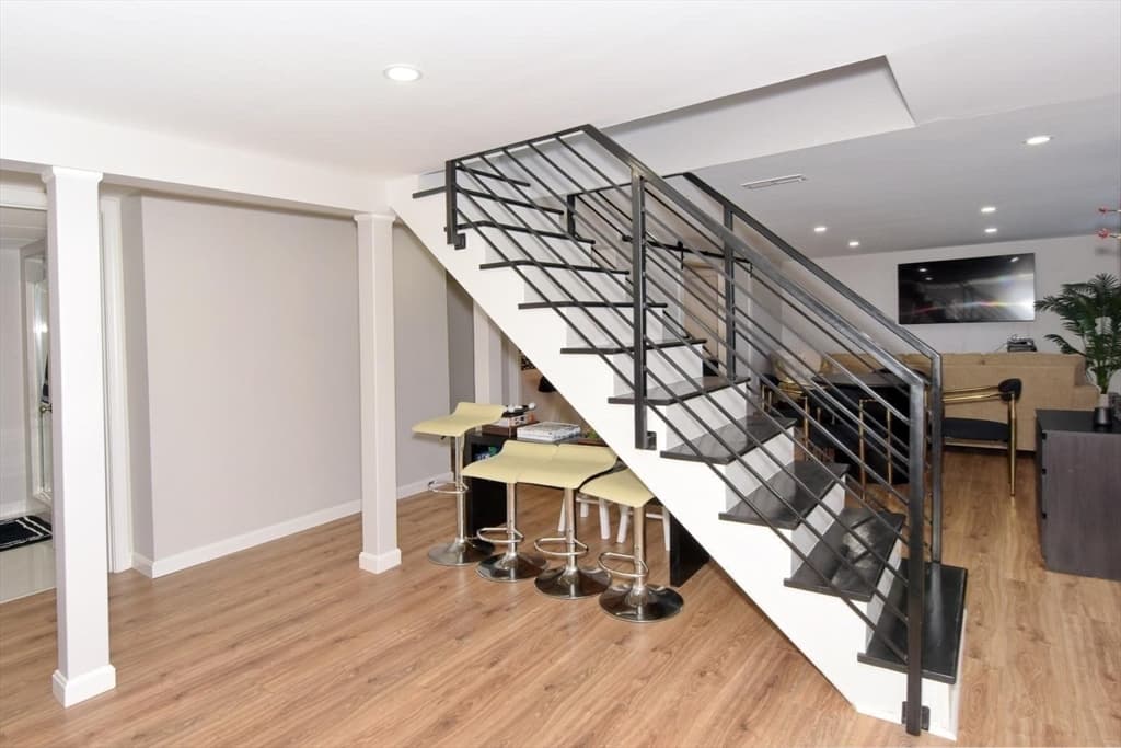Single Family Residence at 7 Erhardt Ter, Methuen MA 01844, Methuen, photo 8 of 24