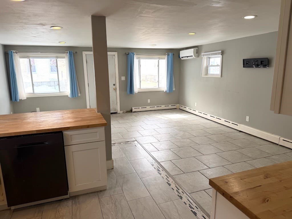 493 Rivet St, New Bedford MA 02740 photo 6