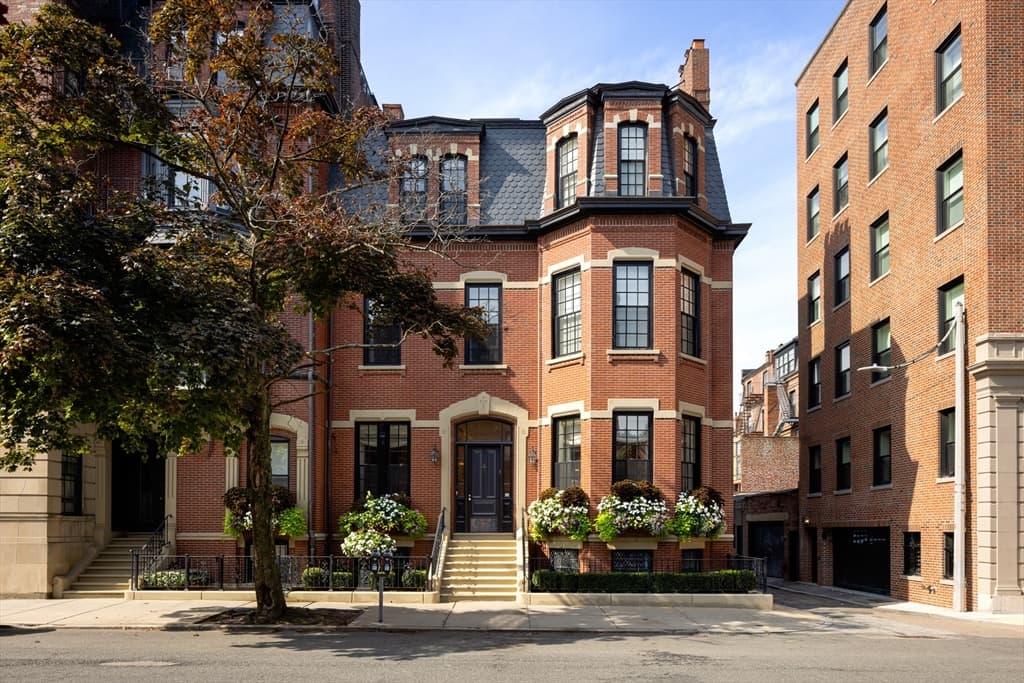 4 Gloucester Street, Boston MA 02115