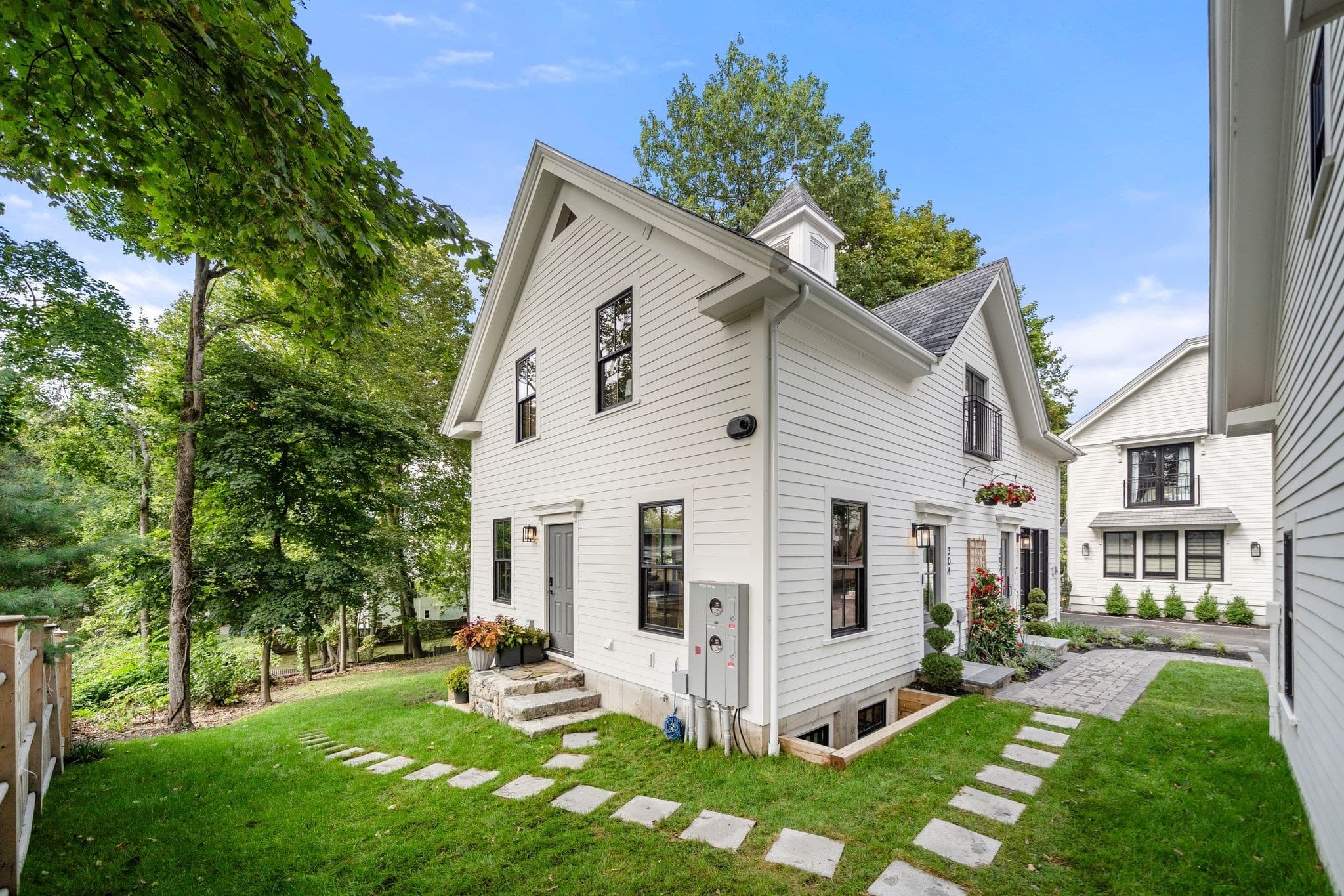 Condominium at 304 Elliot St. Carriage House S # 4, Newton MA 02464, photo 22 of 29