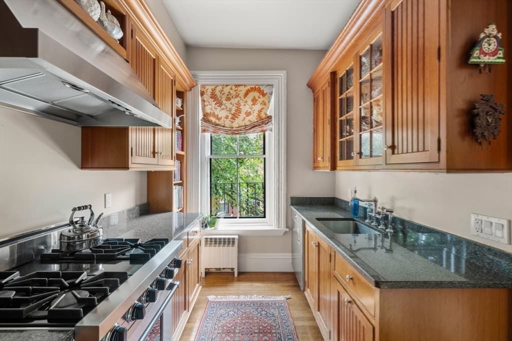 Single Family Residence at 18 Hereford St, Boston MA 02115, photo 14 of 41