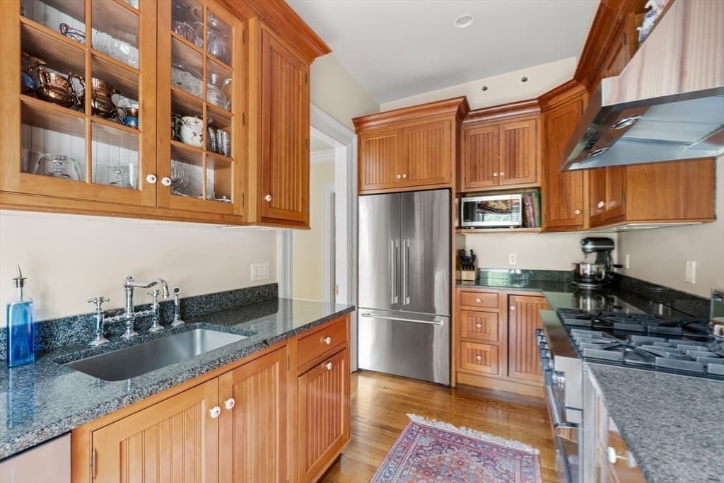 Single Family Residence at 18 Hereford St, Boston MA 02115, photo 15 of 41
