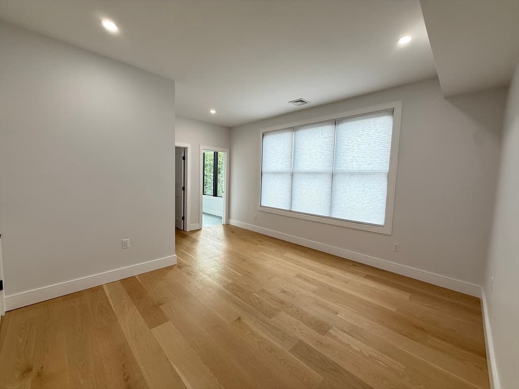 Condominium at 809-811 Heath St # 811, Brookline MA 02467, photo 26 of 35