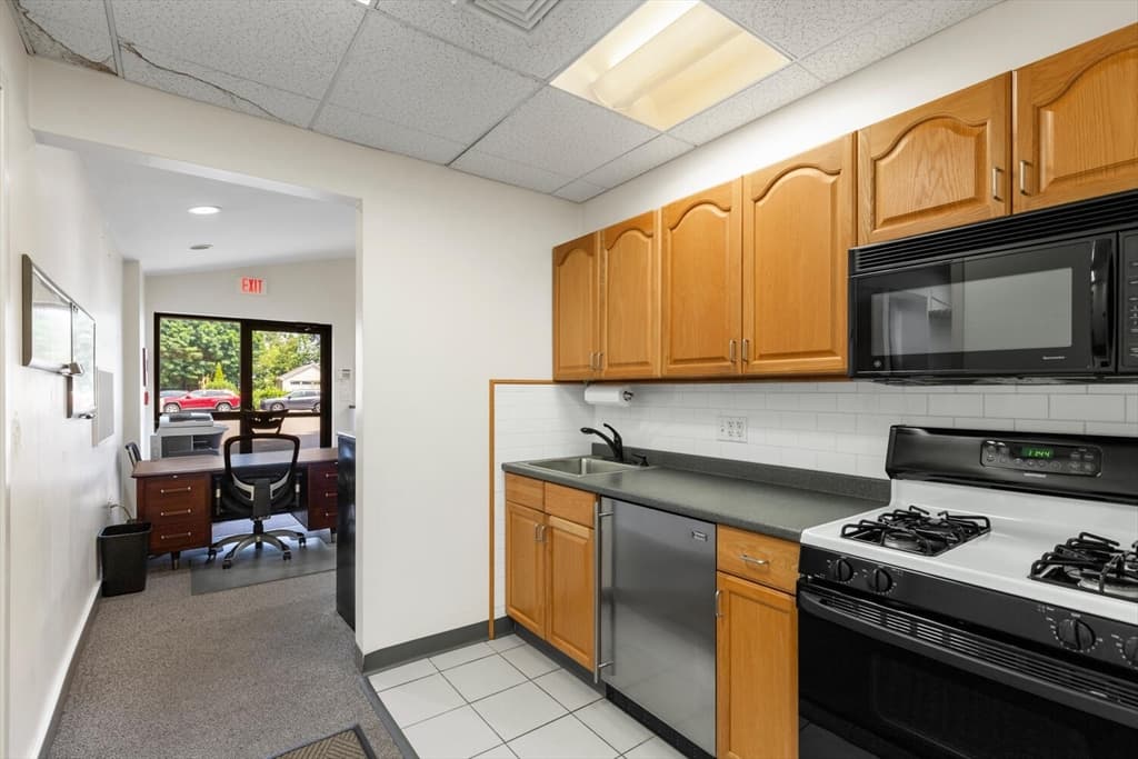 30 Thacher St, Malden MA 02148 photo 19