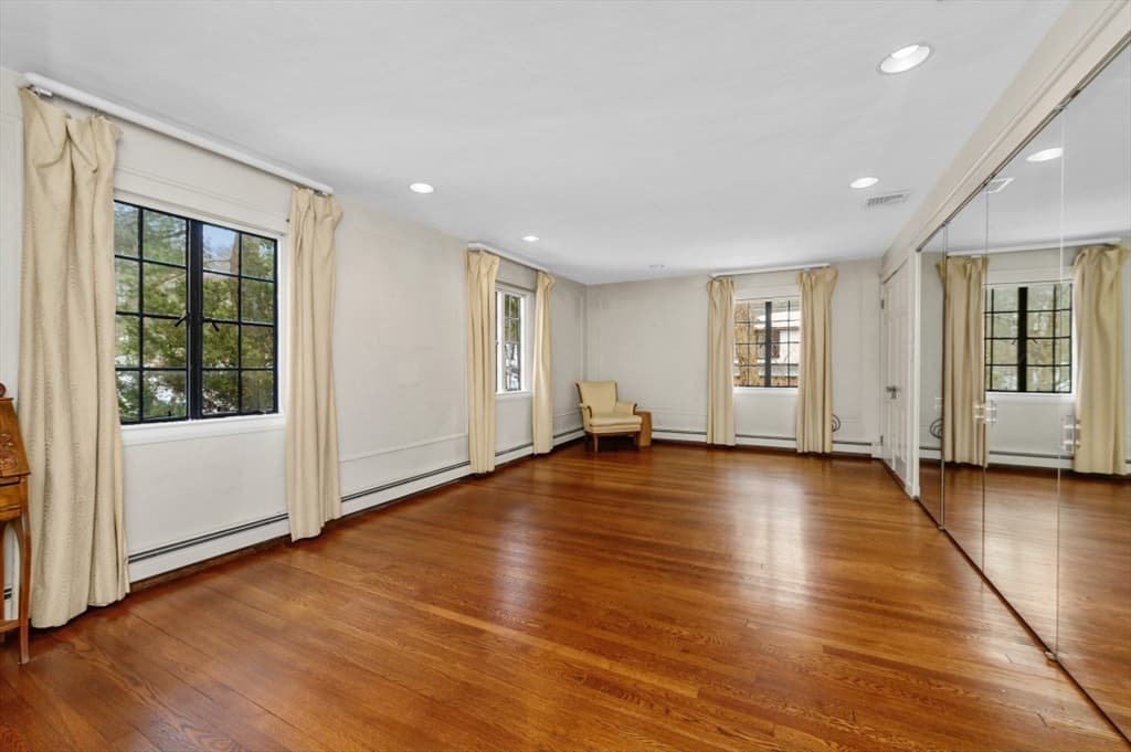 764 Hammond St, Brookline MA 02467 photo 23