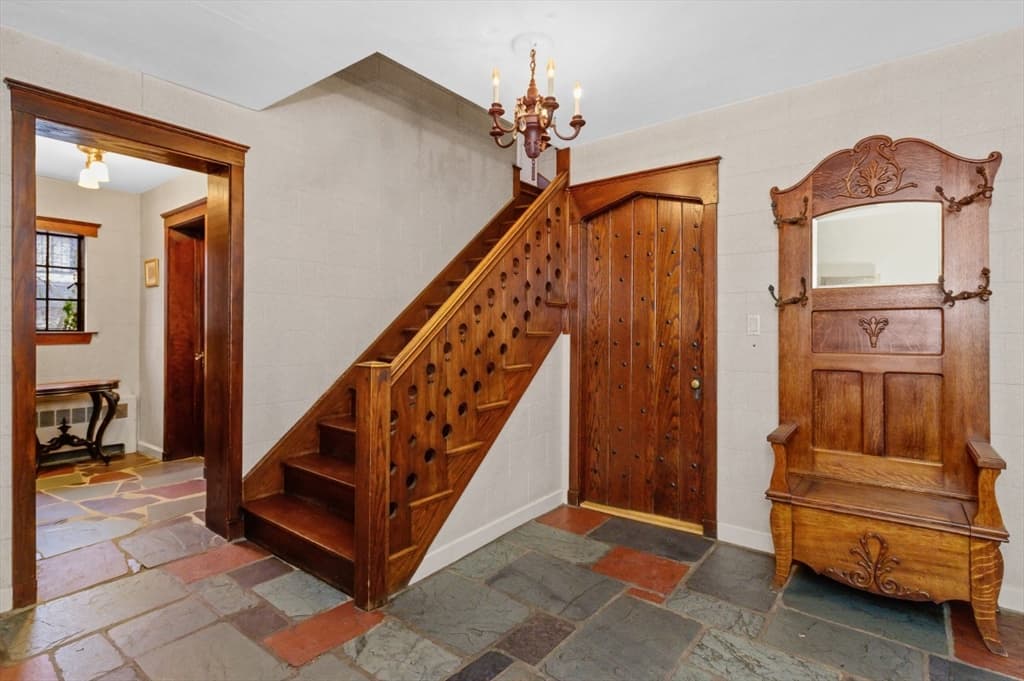 764 Hammond St, Brookline MA 02467 photo 4