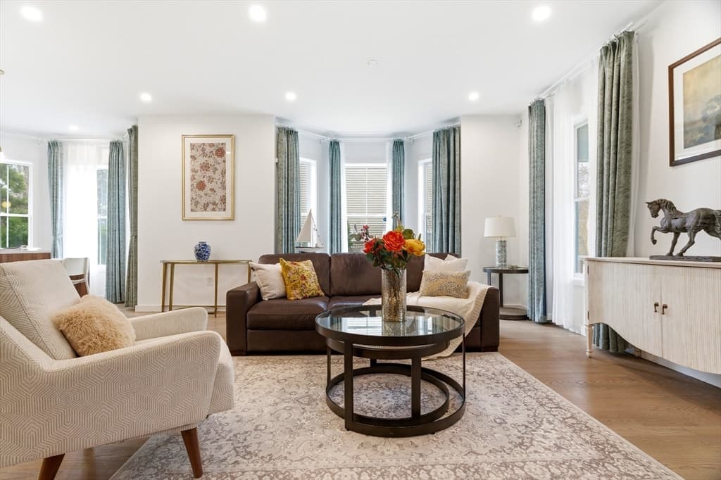 Condominium at 70 Walker St # 1, Newton MA 02460, Newton, photo 6 of 41