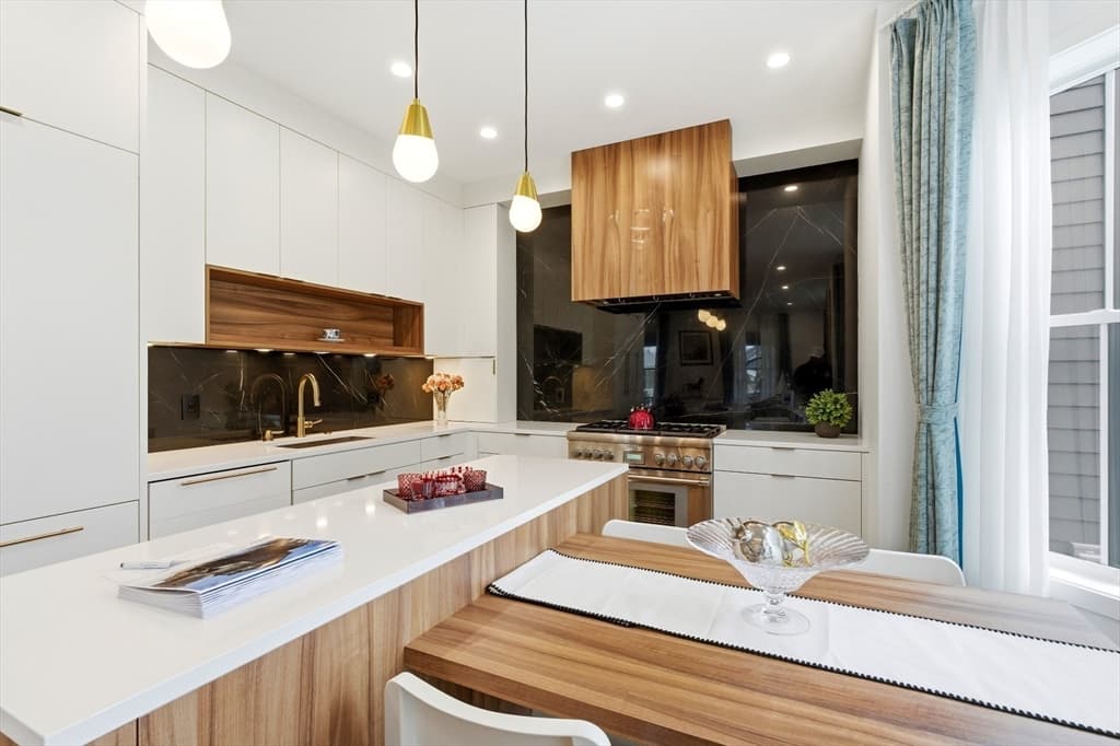 Condominium at 70 Walker St # 1, Newton MA 02460, Newton, photo 11 of 41