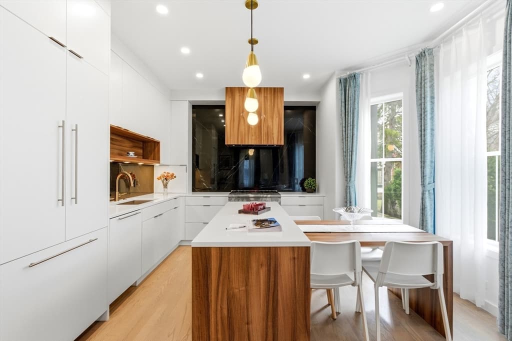 Condominium at 70 Walker St # 1, Newton MA 02460, Newton, photo 8 of 41